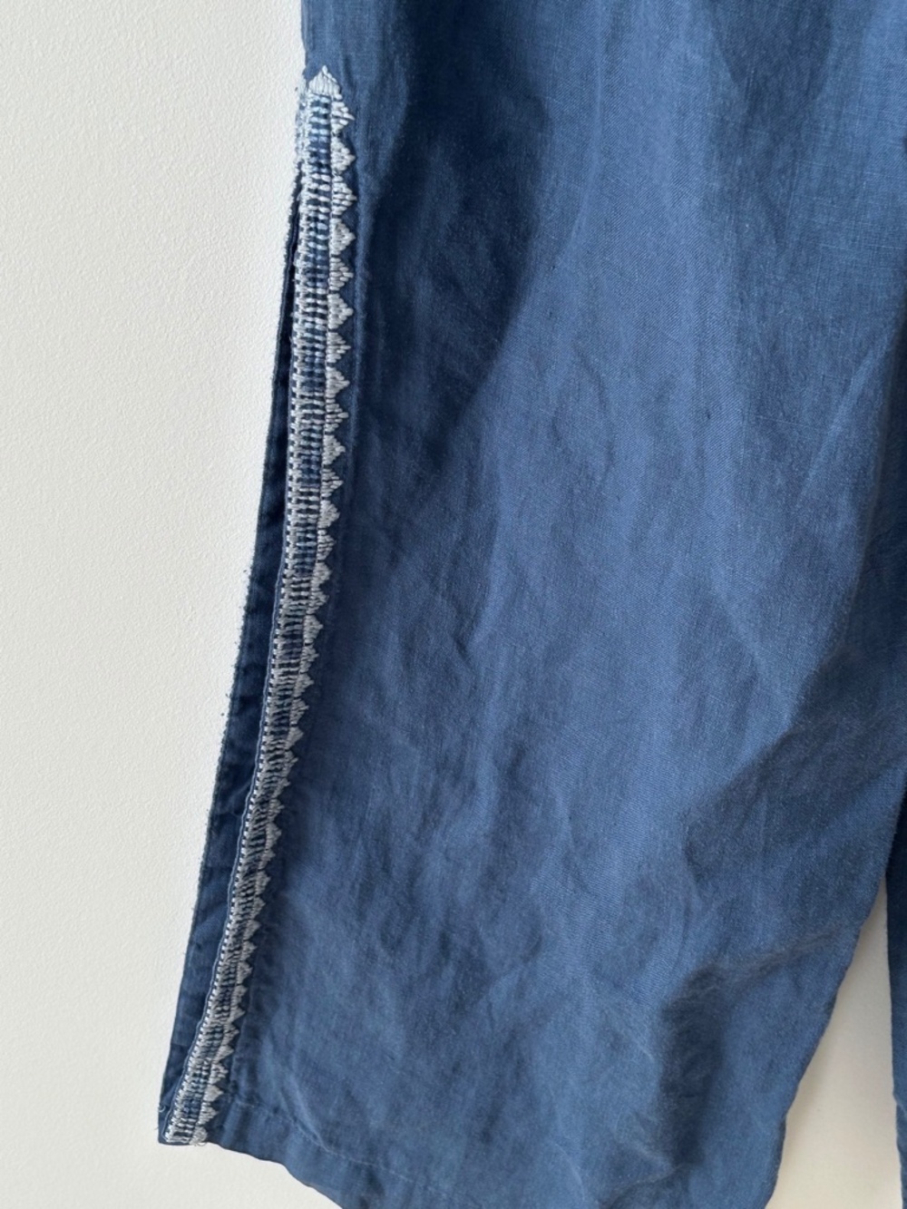 Johnny Was 100% Linen Blue Embroidered Wide Leg Side Slit Pants - Picture 13 of 16